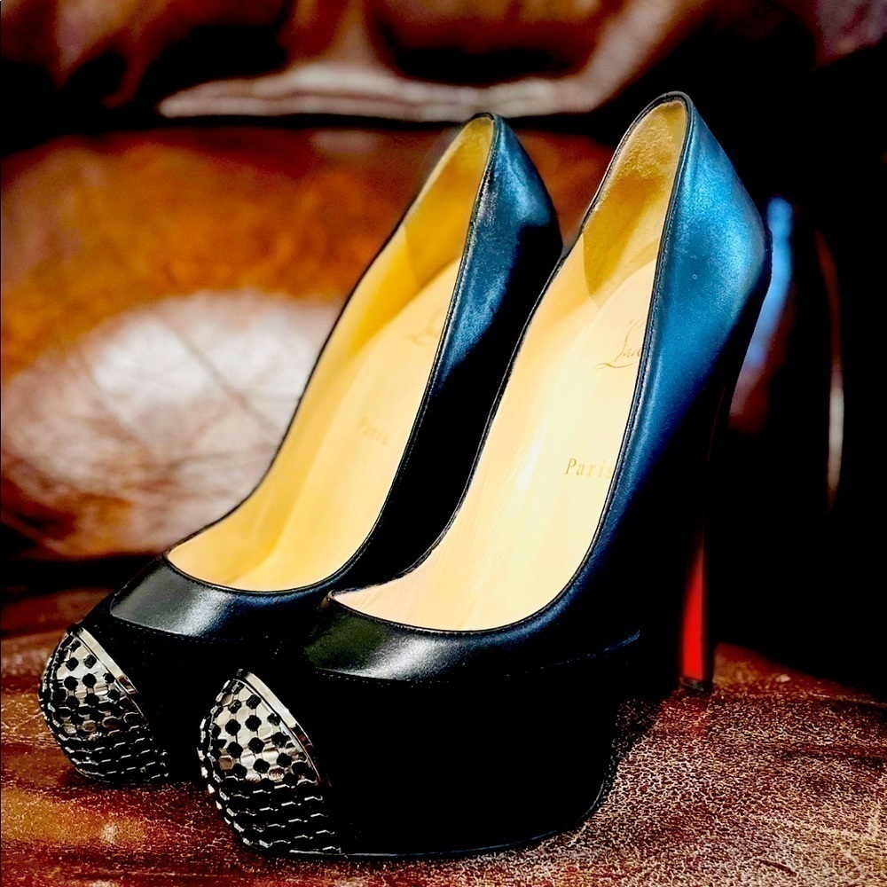 Christian Louboutin Maggie platform pumps. Suede calf hair/Napa VIP chainmesh 37